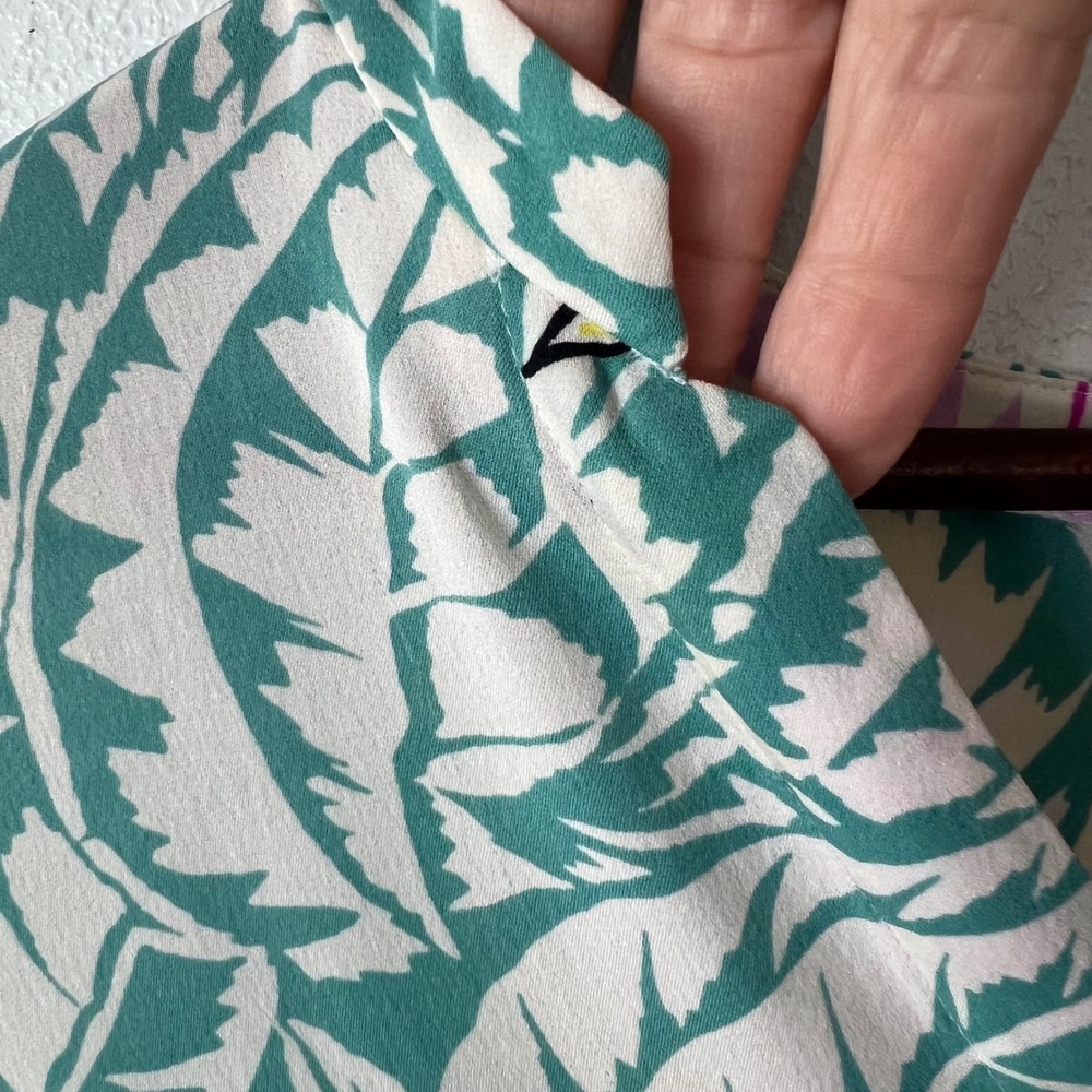 Theory 100% Silk Blouse M Georgette Teal Pink Yellow Tropical Leaf Resort Luxury - Picture 6 of 14